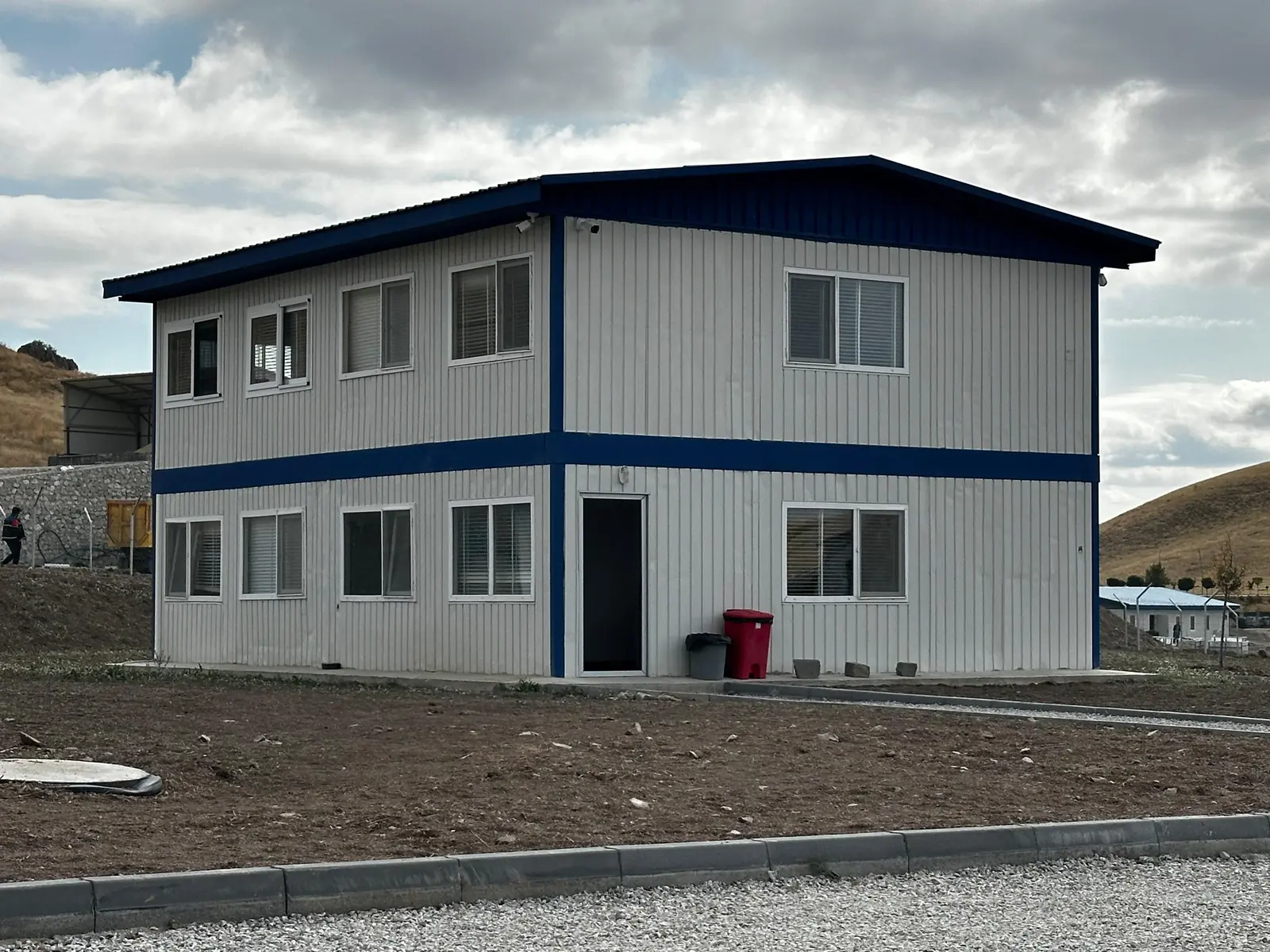 İki katlı prefabrik ofis binası